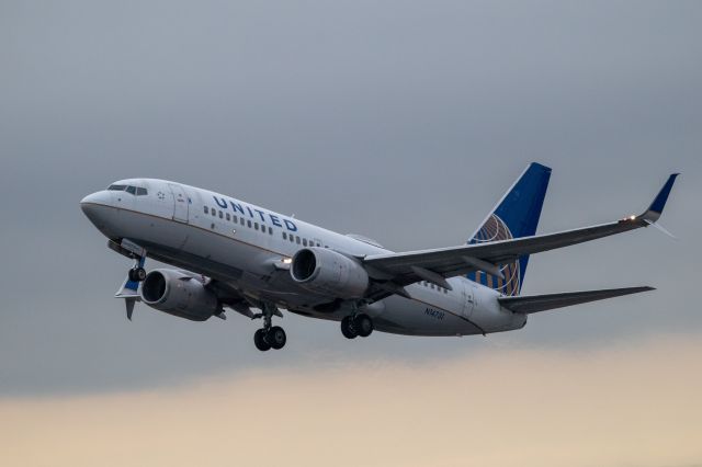 Boeing 737-700 (N14731) - 2020-06-17br /UAL1204 KEWR-KMIA