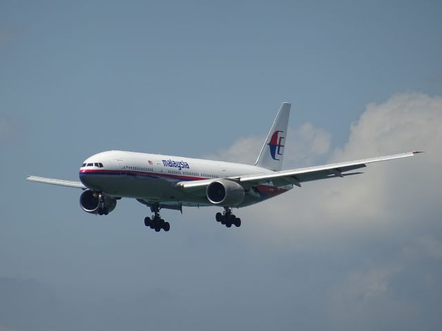 Boeing 777-200 (9M-MRC)