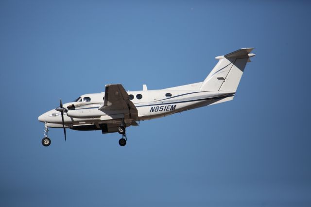 Beechcraft Super King Air 200 (N851EM)