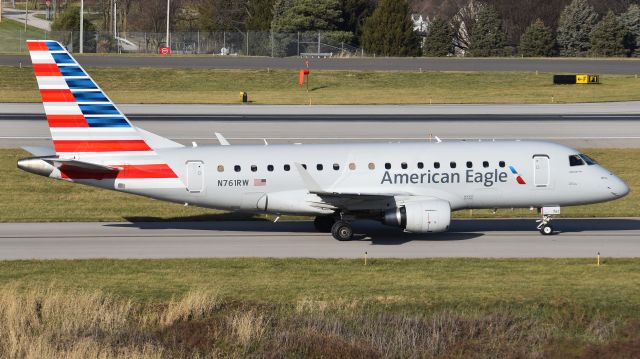 Embraer 170/175 (N761RW)