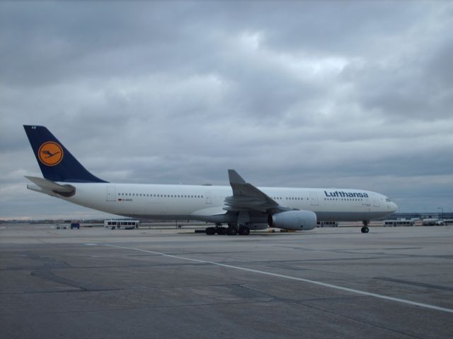 Airbus A330-300 (D-AIKB)