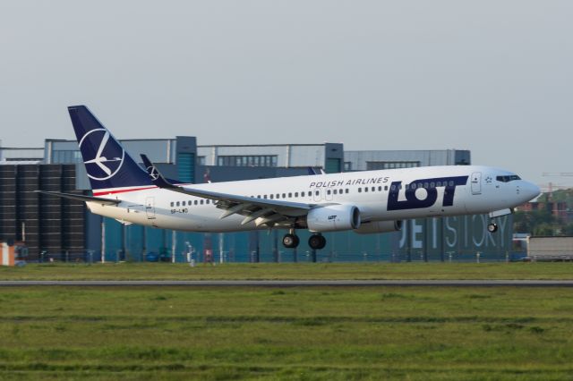 Boeing 737-800 (SP-LWD)