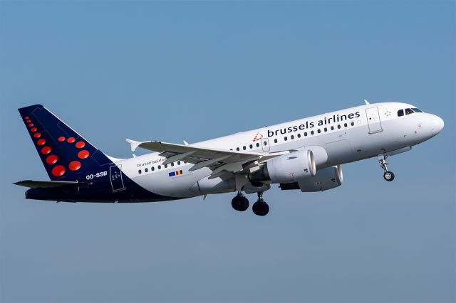 Airbus A319 (OO-SSB)