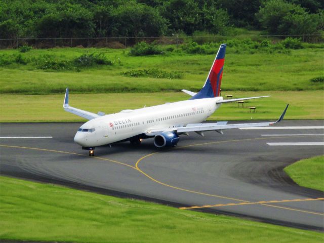 Boeing 737-800 (N3739P)