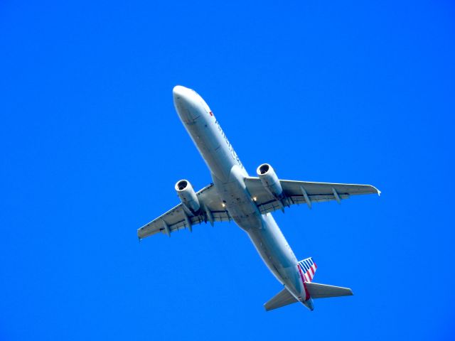 Airbus A321 (N521UW)