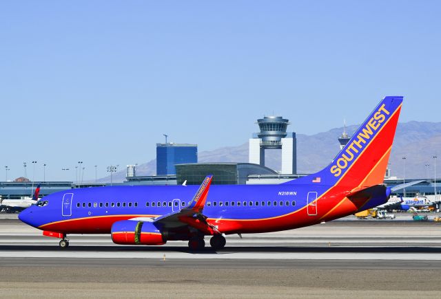 Boeing 737-700 (N218WN) - N218WN Southwest Airlines 2005 Boeing 737-7H4 C/N 32489  - Las Vegas - McCarran International (LAS / KLAS) USA - Nevada - January 7, 2012 Photo: Tomás Del Coro