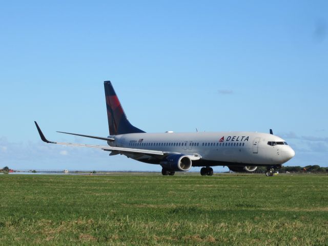 Boeing 737-800 (N389DA)