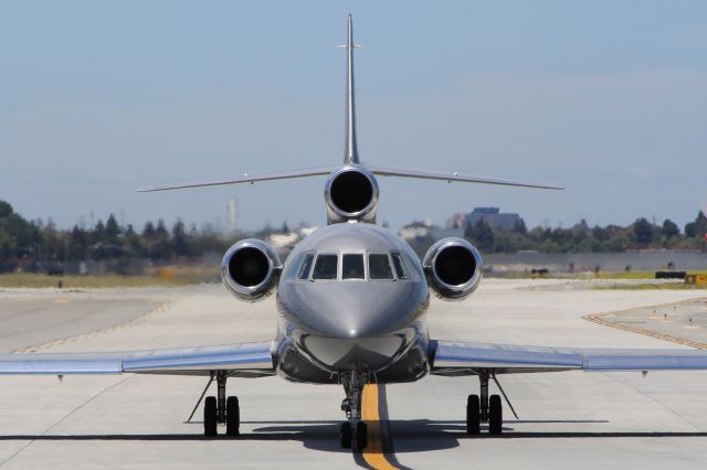 Dassault Falcon 900 (N239AX)