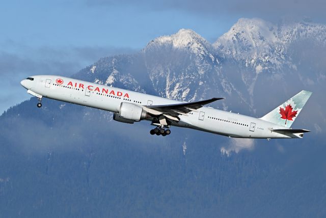 BOEING 777-300 (C-FIVS)