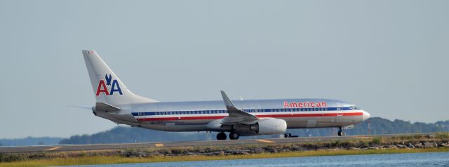 Boeing 737-800 (N933AN)