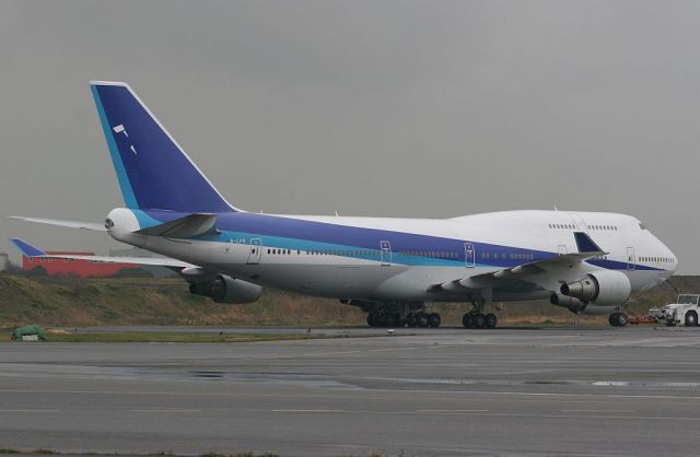 Boeing 747-400 (B-LFE)