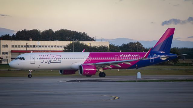 Airbus A321neo (HA-LZN)