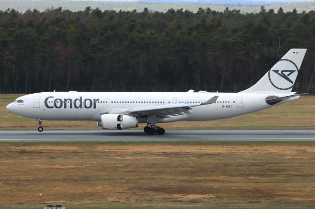 Airbus A330-200 (D-AIYC)