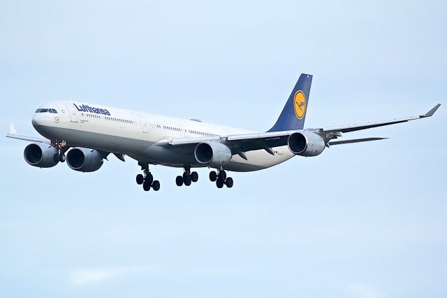 Airbus A340-600 (D-AIHF)