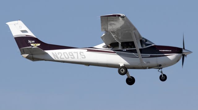 Cessna Skylane (N2097S)