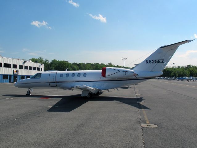 Cessna Citation CJ4 (N525EZ)