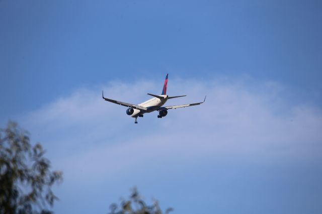 BOEING 757-300 (N595NW)