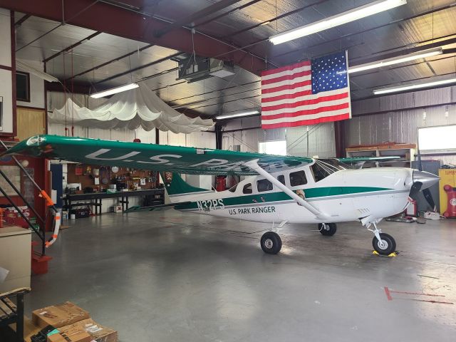 Cessna 206 Stationair (N32PS) - What a beauty