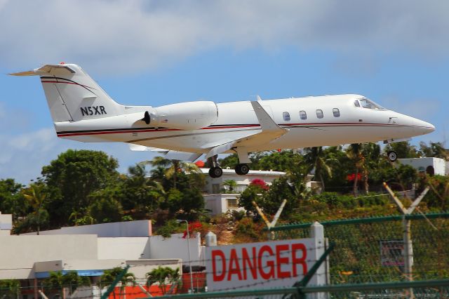 Learjet 55 (N5WR)