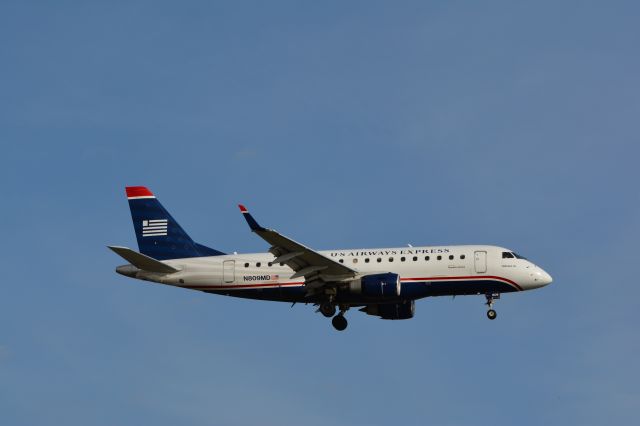 Embraer 170/175 (N809MD)