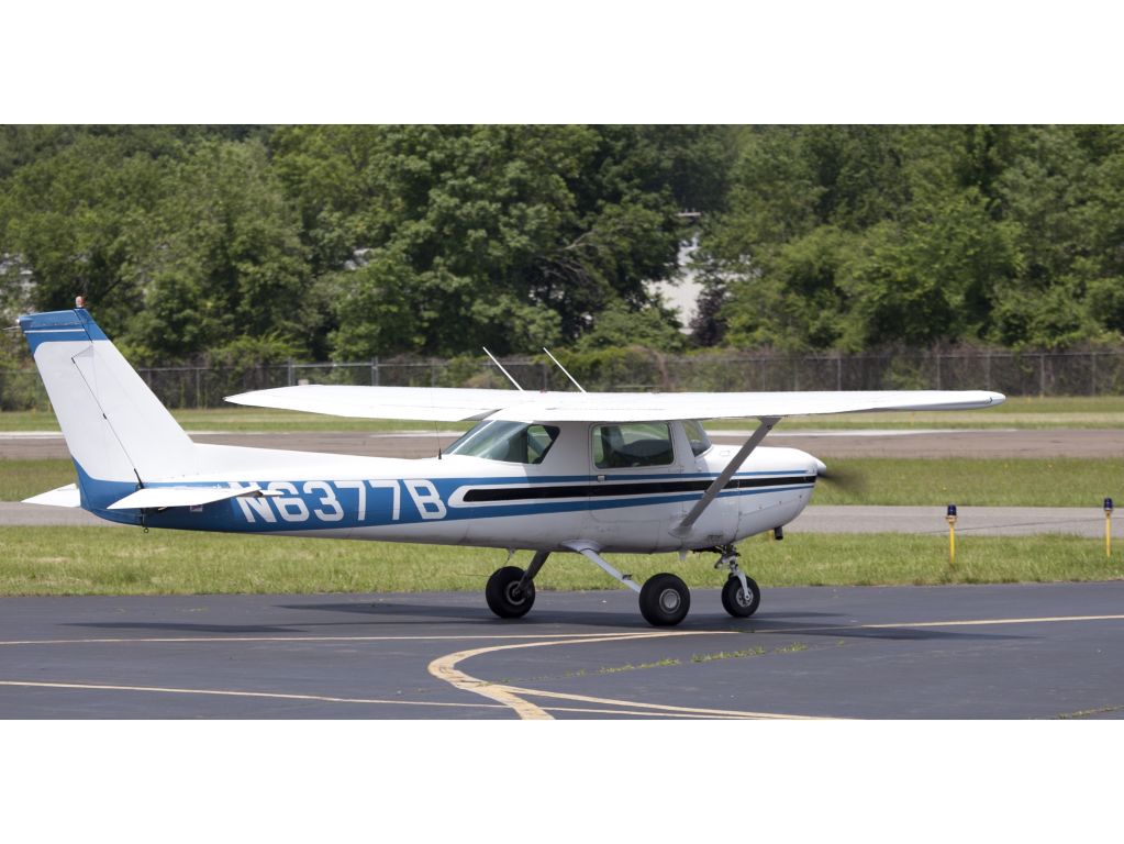 Cessna Skyhawk (N6377B)