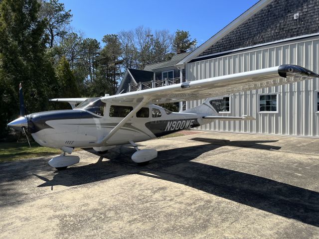 Cessna 206 Stationair (N900WE) - Airpark hangar pad