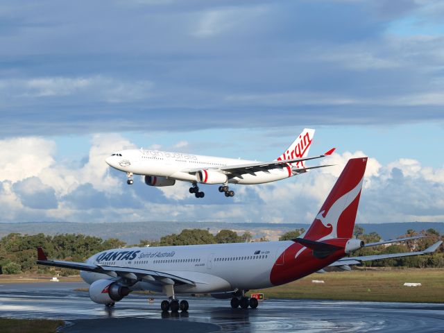Airbus A330-300 (VH-EBH) - VH-EBH (Qantas QF71 departing YPPH to WSSS) Waiting on Rwy03 (YPPH) for Virgin VOZ559 (Airbus A330-200) arriving from Sydney