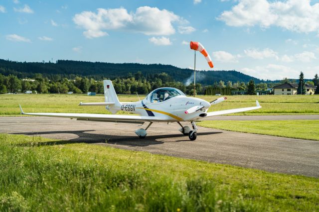 AQUILA A-210 (D-ESGN)