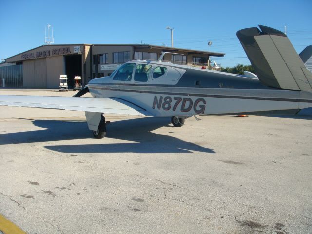 Beechcraft 35 Bonanza (N87DG)