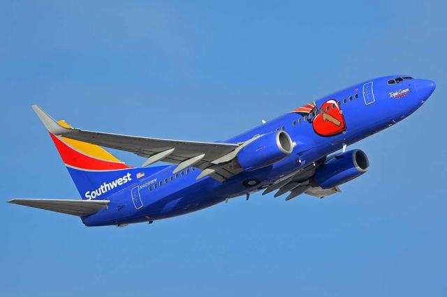 Boeing 737-700 (N409WN) - Southwest Boeing 737-7H4 N409WN Triple Crown at Phoenix Sky Harbor on January 30, 2018. 