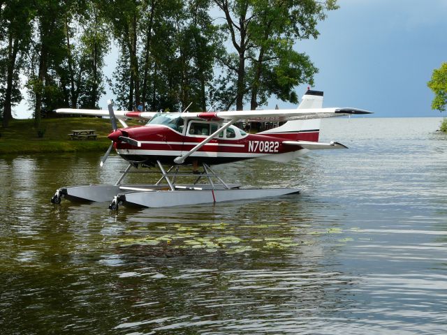 Cessna 206 Stationair (N70822)