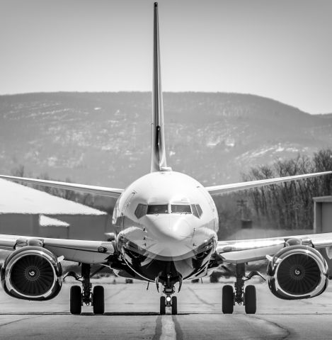 Boeing 737-700 — - Taxiway Charlie 