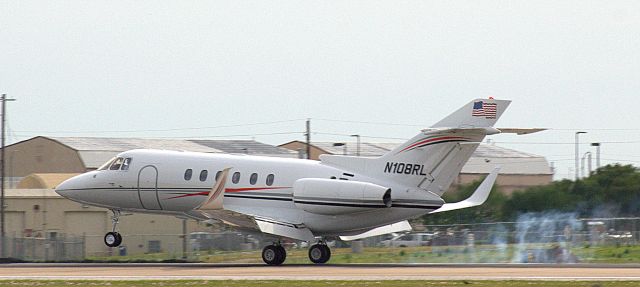 Hawker 800 (N108RL)