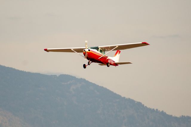 Cessna Skyhawk (N9110H)