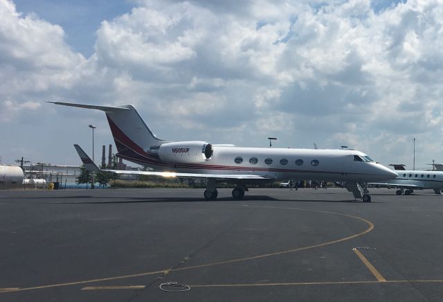 Gulfstream Aerospace Gulfstream IV (N505UP) - Nashvilles John Tune airport for the total solar eclipse