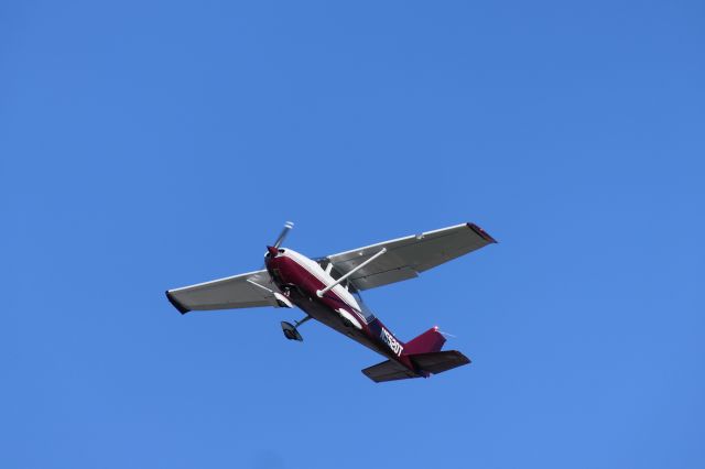 Cessna Skyhawk (N5520T)