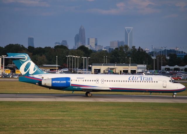 Boeing 717-200 (N992AT) - Rolling 18C - 10/24/10