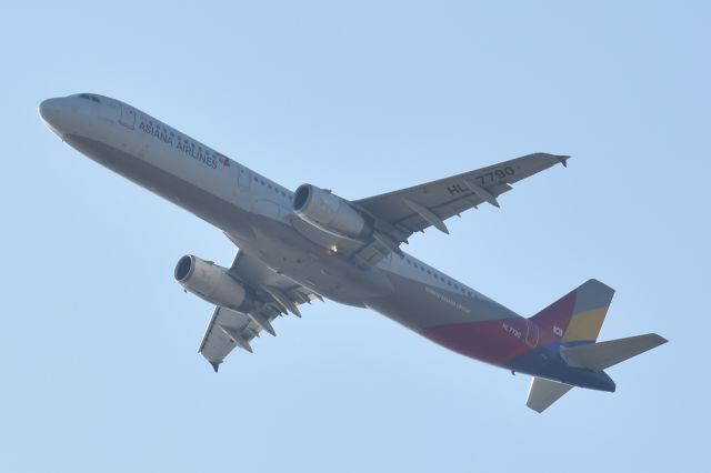 Airbus A321 (HL7790)