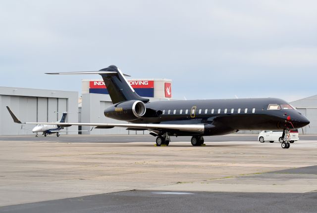 Bombardier Global Express (N998R)