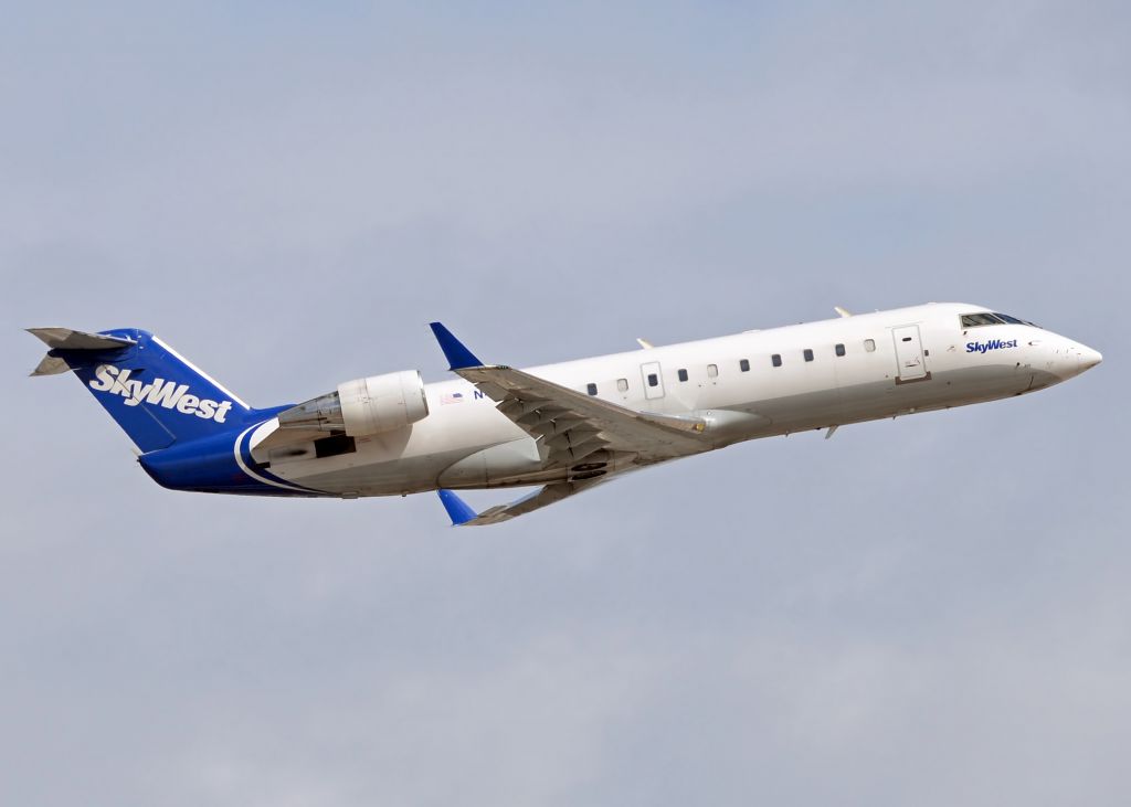 Canadair Regional Jet CRJ-200 (N465SW)