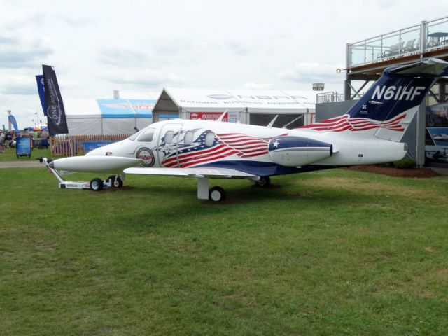 Eclipse 500 (N61HF)