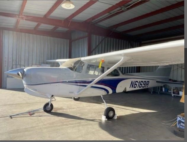 Cessna Cutlass RG (N6169R)