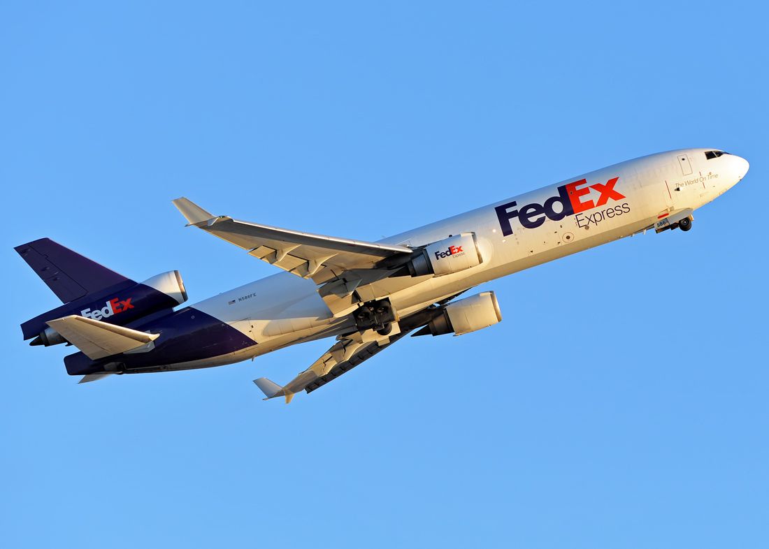 Boeing MD-11 (N586FE)