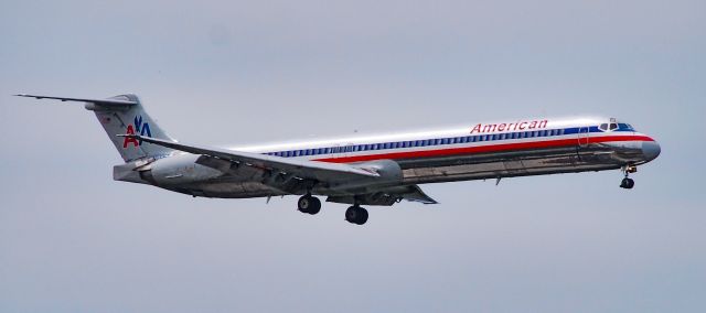 McDonnell Douglas MD-82 (N7550)