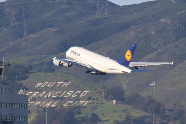 Airbus A380-800 (D-AIMN)