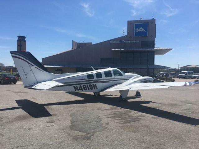 Beechcraft Baron (58) (N4619M) - On the Atlantic FBO ramp, facing southwest, just arrived from Jackson MS