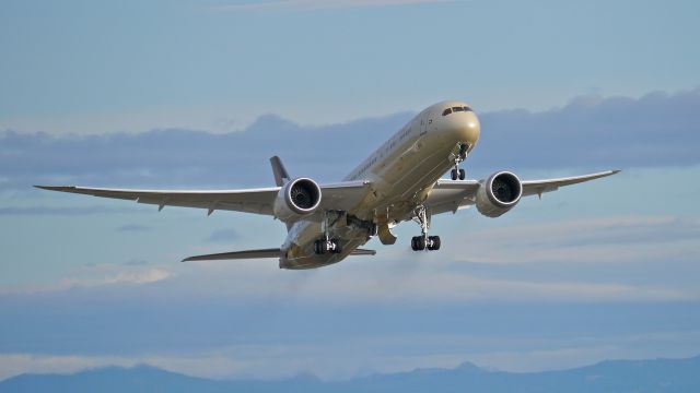 Boeing 787-9 Dreamliner (A6-BLA) - BOE77 on rotation from Rwy 16R on its maiden flight on 12/8/14. (ln 229 / cn 39646). This will be the first Dreamliner for Etihad.