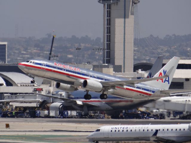 Boeing 737-800 (N871NN)