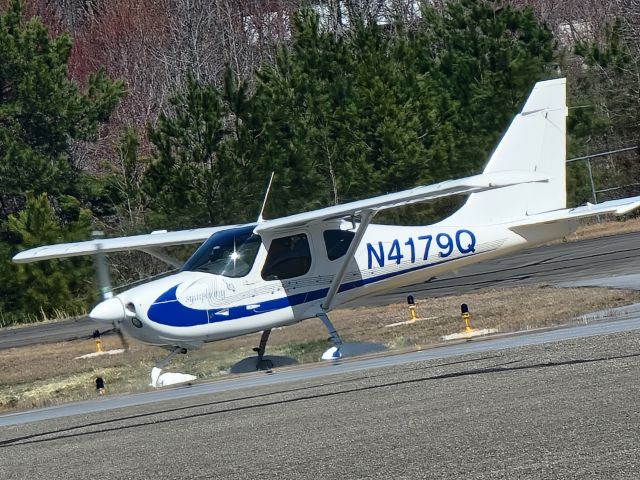 OMF Symphony (N4179Q) - N4179Q making a quick fuel stop at St. Mary's County Regional Airport.