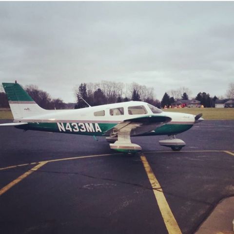 Piper Cherokee (N433MA)